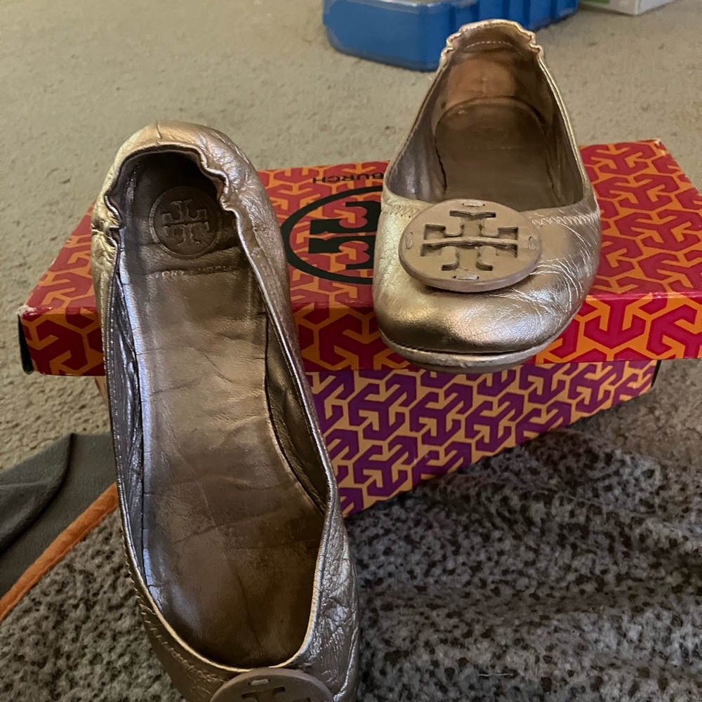 Tory Burch Minnie rose gold used 6.5